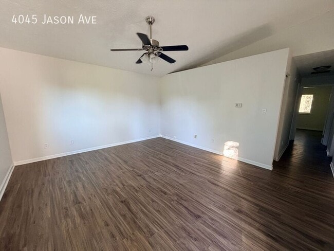 Foto del edificio - 4045 Jason Ave