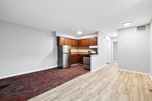 Building Photo - 4511 N Lawrence St