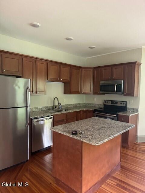 Foto del edificio - 50 Elliot Rd