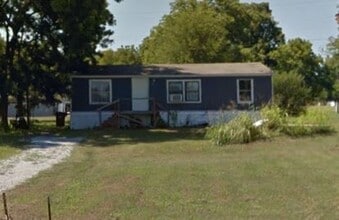 Building Photo - 111 5