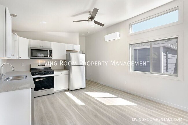 Foto del edificio - 8939 N Fortune Ave