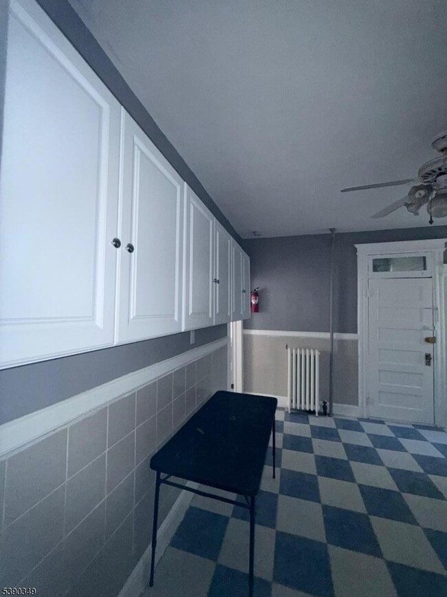 Building Photo - 107 Isabella Ave