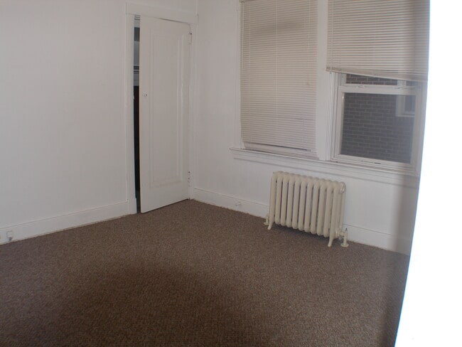 Building Photo - 2201 Pittock St