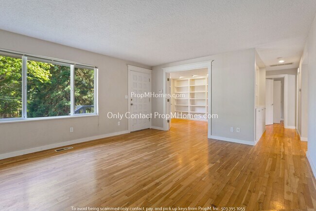 Foto del edificio - 11165 NW McDaniel Rd