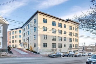 Building Photo - 25 High St