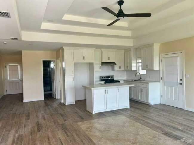 Building Photo - 14 N 109th St