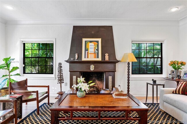 Foto del edificio - 555 NE 58th St