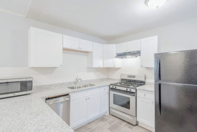 Building Photo - 2684 Loghaven Dr NW