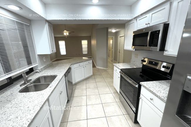 Building Photo - 2117 Mauritania Rd
