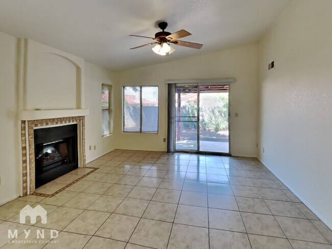 Foto del edificio - 5230 W Wood Owl Dr