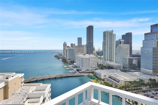 Foto del edificio - 801 Brickell Key Blvd