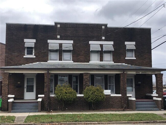 Foto del edificio - 306 W 4th St