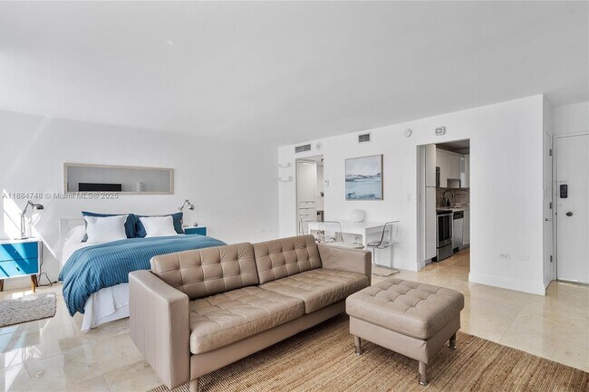 Foto del edificio - 5555 Collins Ave