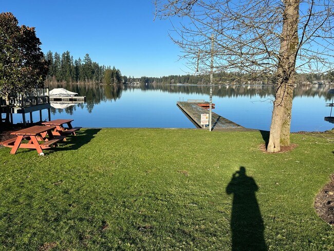 Foto del edificio - Gated Lakefront Rental Opportunity