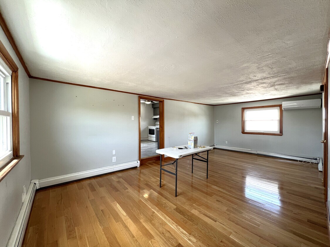 Primary Photo - 1 Wellington St