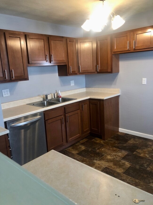 Foto del edificio - Recently updated 3 BR/1 BA plus a BONUS ROOM!