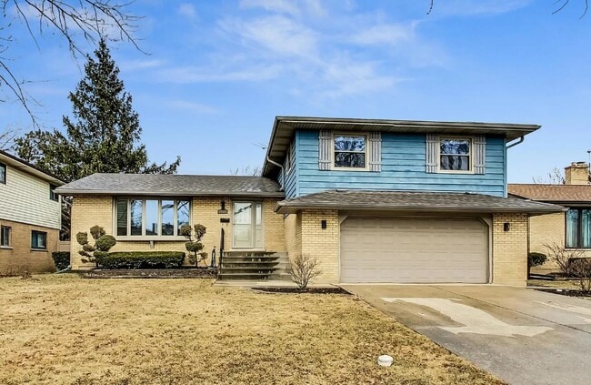 Building Photo - 450 Debra Dr