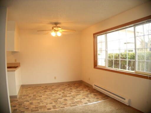 Building Photo - 2211 NE 46th Ave