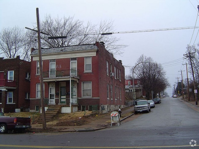 Building Photo - 5801 S Broadway