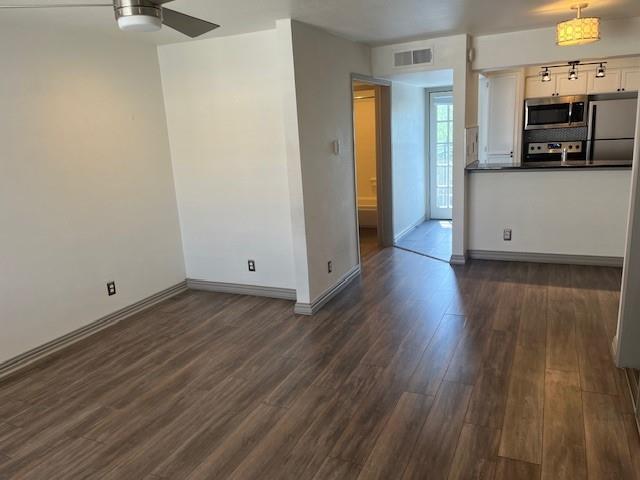 Building Photo - 2800 Douglas Ave