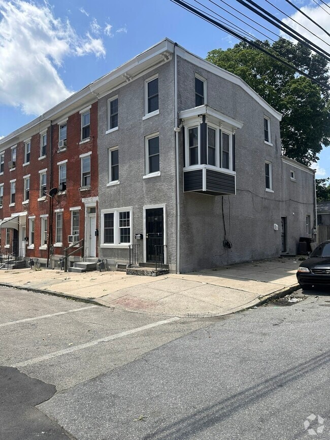 Building Photo - 931 Green St