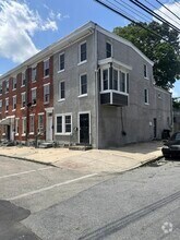 Building Photo - 931 Green St