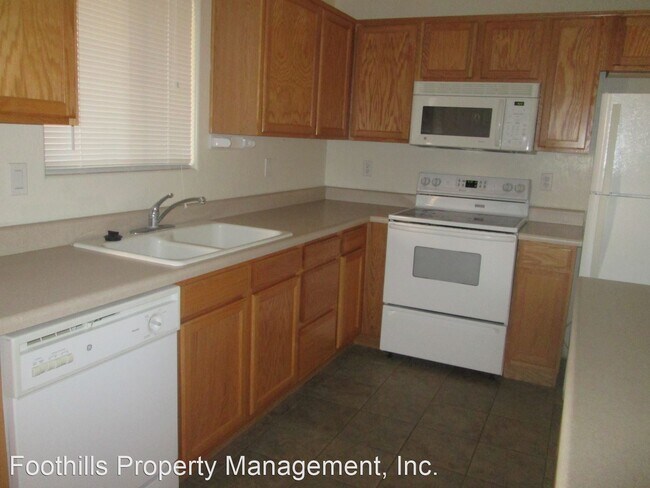Building Photo - 2 br, 2 bath House - 330 Arnold Terrace Un...