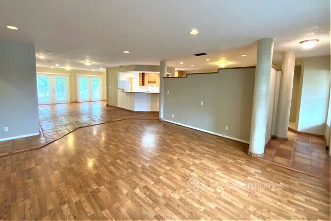 Building Photo - 1162 SW 12th Rd