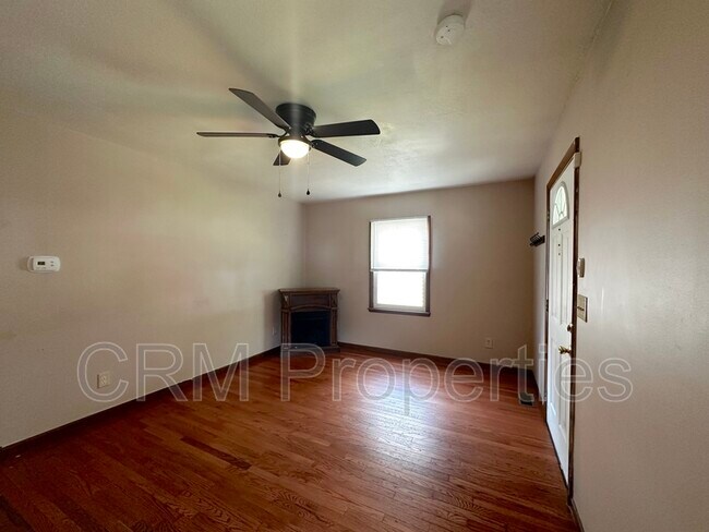 Foto del edificio - 2203 S Pershing Dr