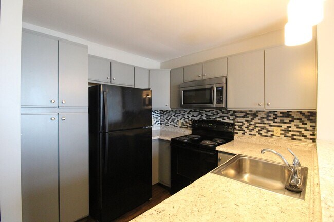 Foto del edificio - 1330I Hunters Road