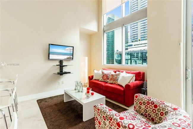 Building Photo - 1060 Brickell Ave