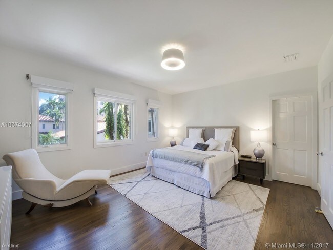 Building Photo - 13630 Deering Bay Dr