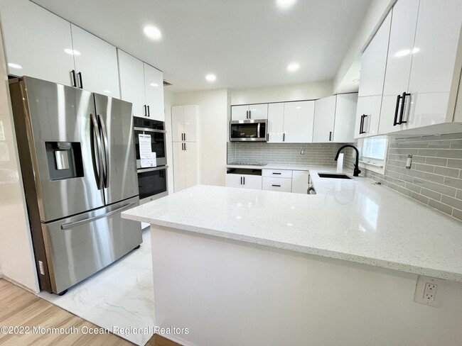 Building Photo - 491 Garwood St