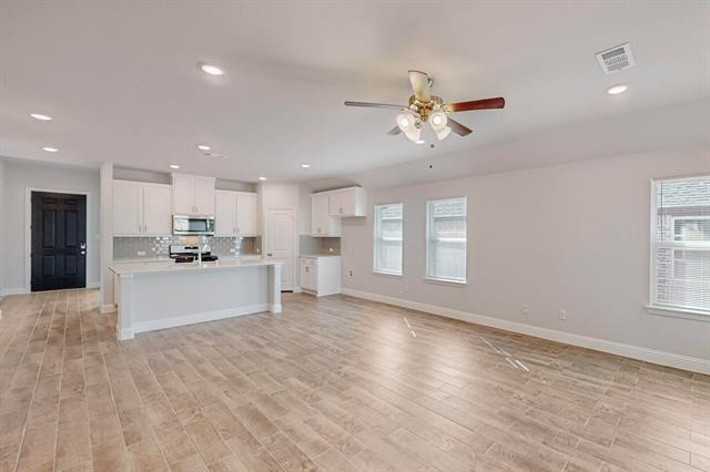 Building Photo - 821 Tartane Dr