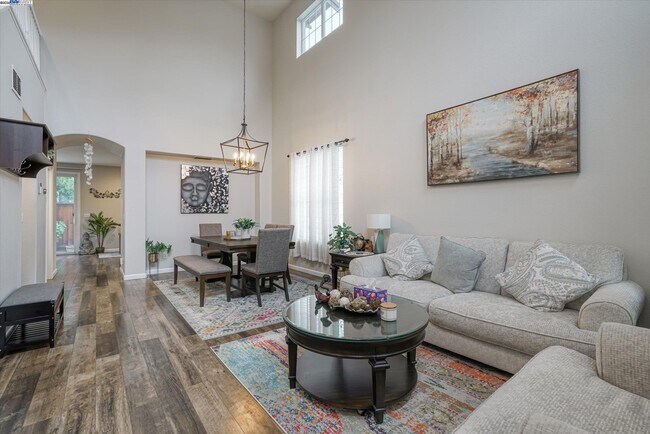 Foto del edificio - 5884 Cedarwood Cmn