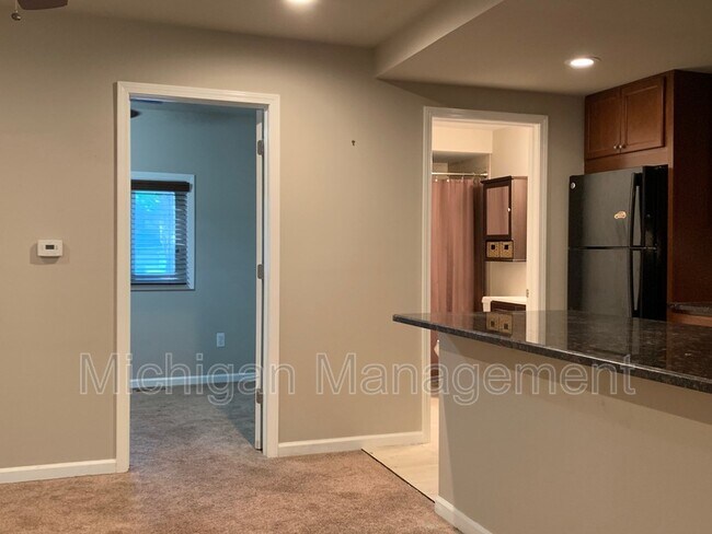 Foto del edificio - 351 S Wing St