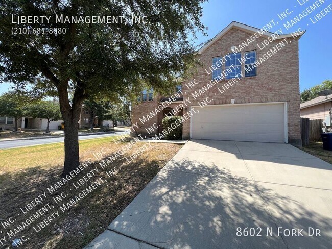Building Photo - 3 Bedroom, 2.5 Bath Home with a Game Room/...