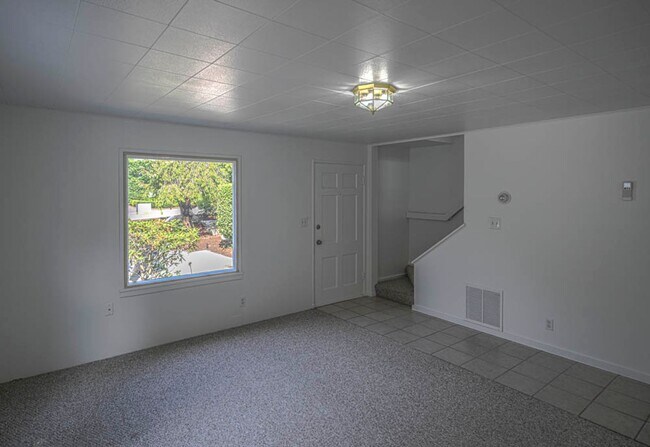 Foto del edificio - 726 98th Ave NE