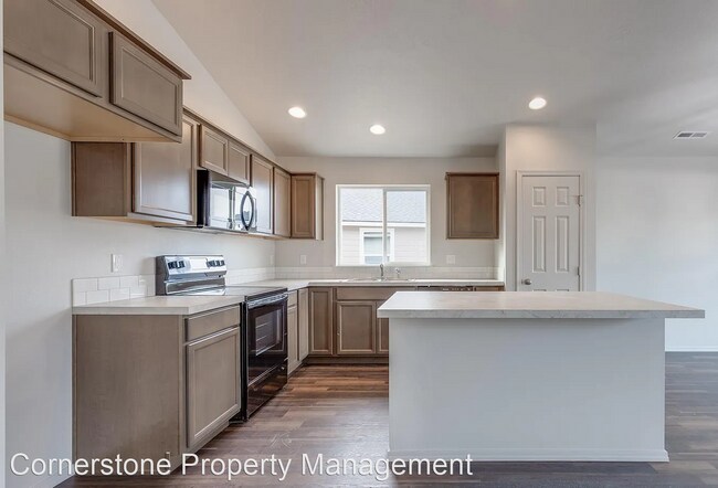 Building Photo - 3 br, 2 bath House - 8338 E. Big Muddy dr.