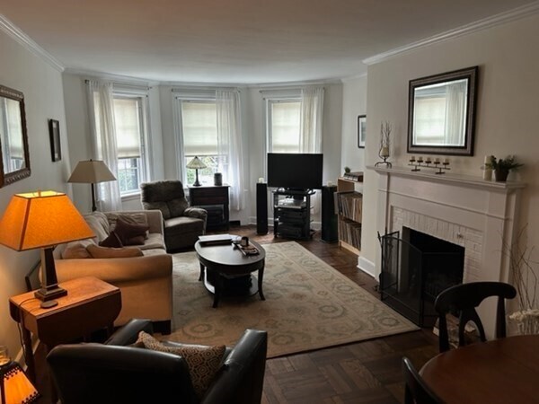 Building Photo - 251 Beacon St