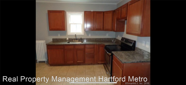 Foto del edificio - 3 br, 1 bath Apartment - 71 Otis St
