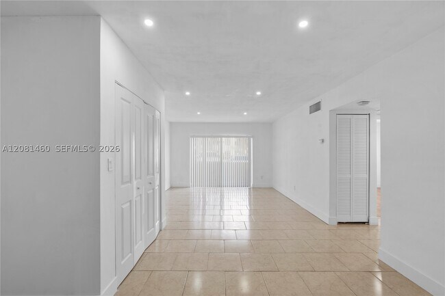 Foto del edificio - 14013 SW 90th Ave