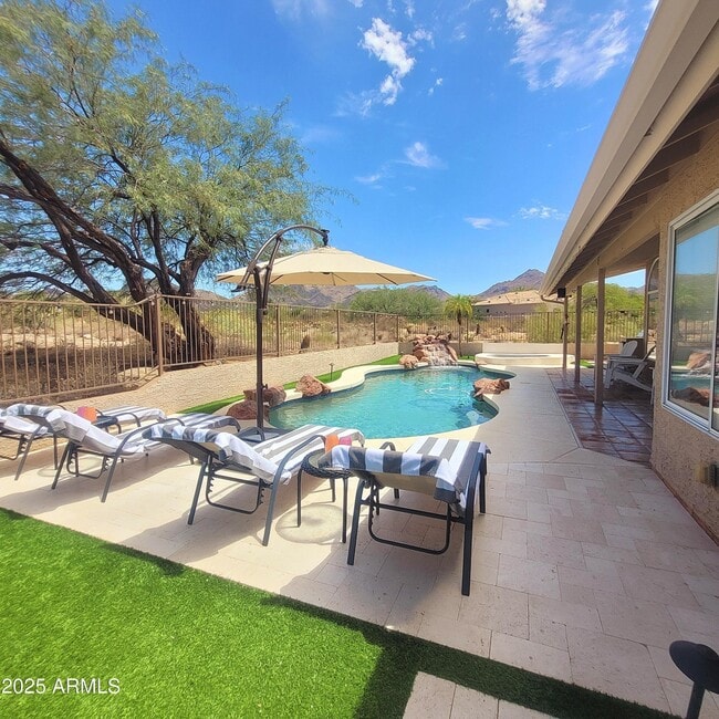 Building Photo - 9482 E Palm Tree Dr