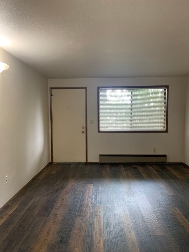 327 14th St Unit 327, Lynden, WA 98264 Apartments in Lynden, WA