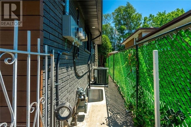 Building Photo - 29 Northgate Dr