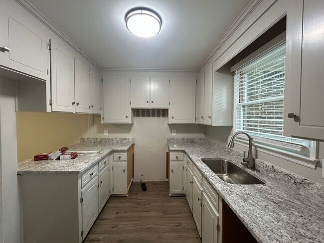Building Photo - 542 Greentree Terrace