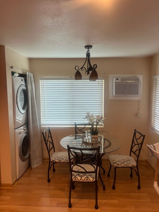 Foto del edificio - 5543 Adobe Falls Rd