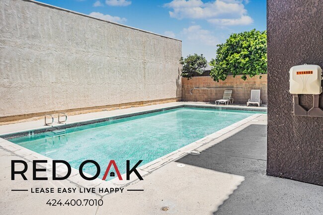 Foto del edificio - 8614 Woodley Ave