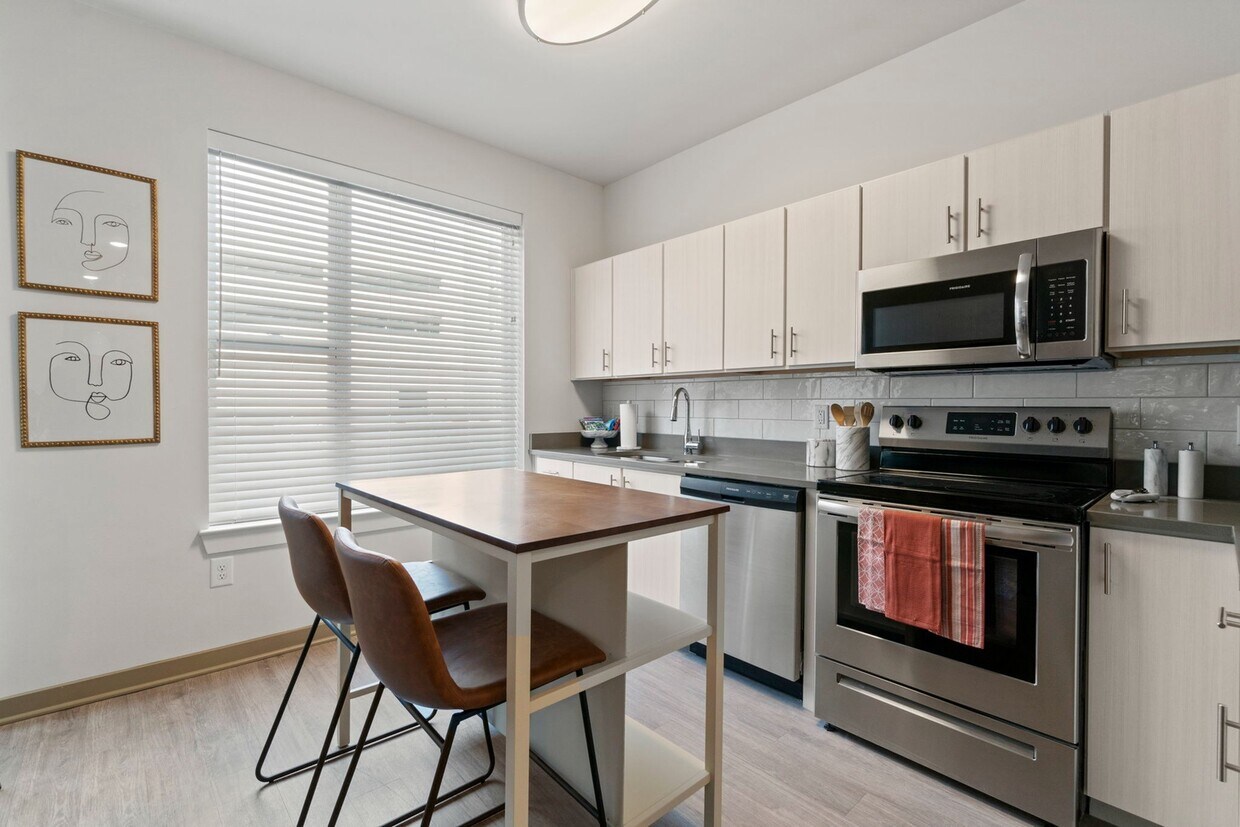 Metropolis Apartments 4500 Metropolis Dr Glen Allen, VA