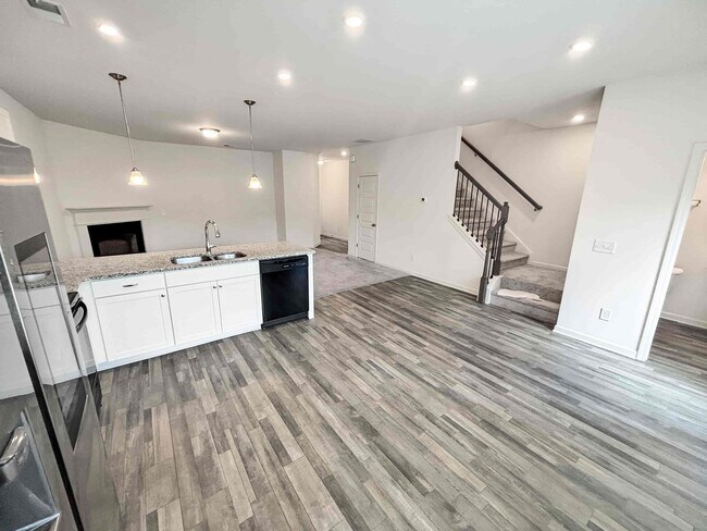 Foto del edificio - 5784 Silver Lk Dr